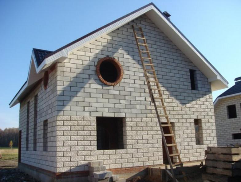 из какого газобетона строить дом
